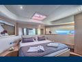 KIMON Ferretti 620 master cabin bed
