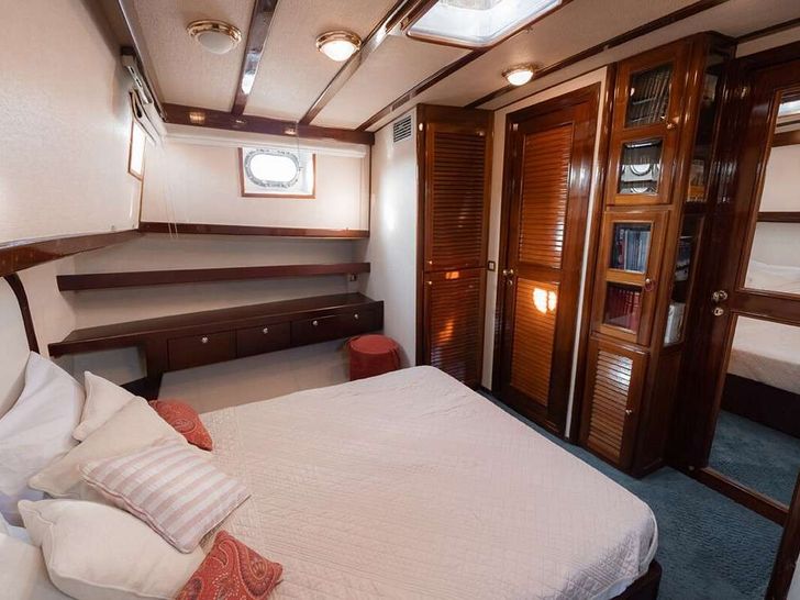 SEATZEN Psaros 21m - master cabin SEATZEN Psaros 21m - master cabin