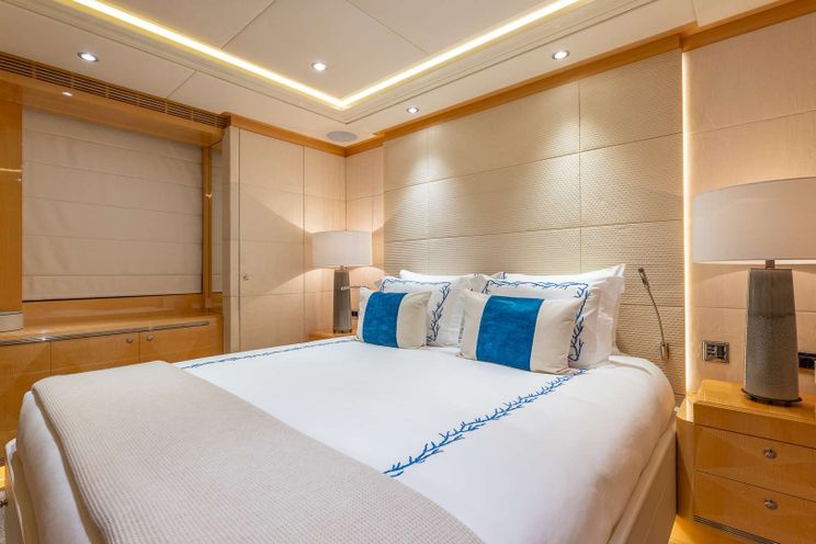Charter Yacht SOUTH - Heesen 55m - 6 Cabins - Nassau - Exumas - Bahamas