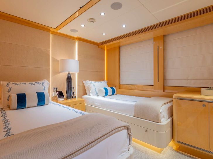 SOUTH Heesen 55m twin cabin 1 SOUTH Heesen 55m twin cabin 1