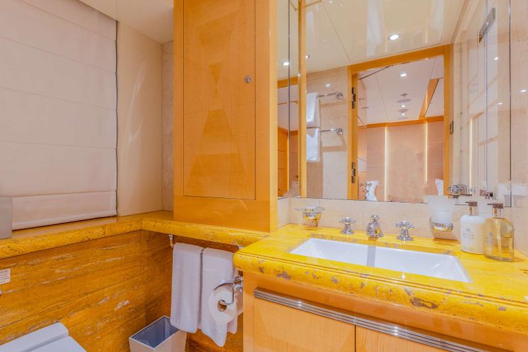 Charter Yacht SOUTH - Heesen 55m - 6 Cabins - Nassau - Exumas - Bahamas