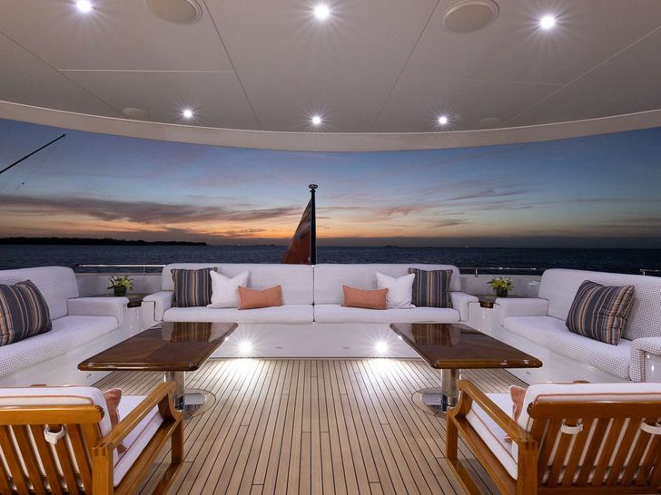 SOUTH Heesen 55m aft deck SOUTH Heesen 55m aft deck