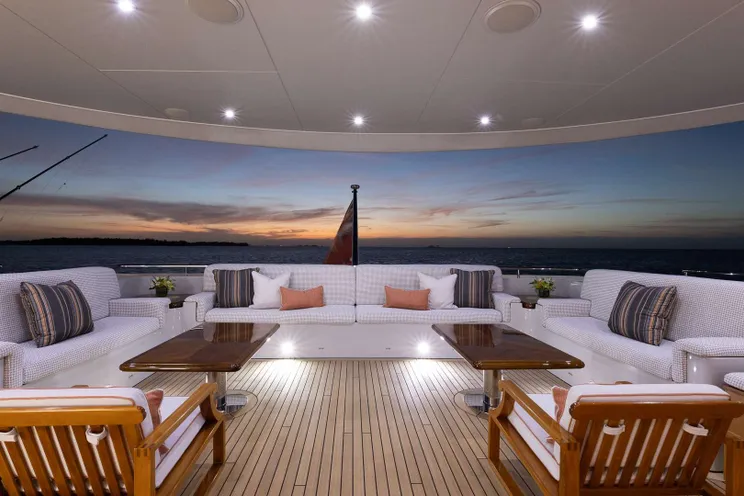 Charter Yacht SOUTH - Heesen 55m - 6 Cabins - Nassau - Exumas - Bahamas