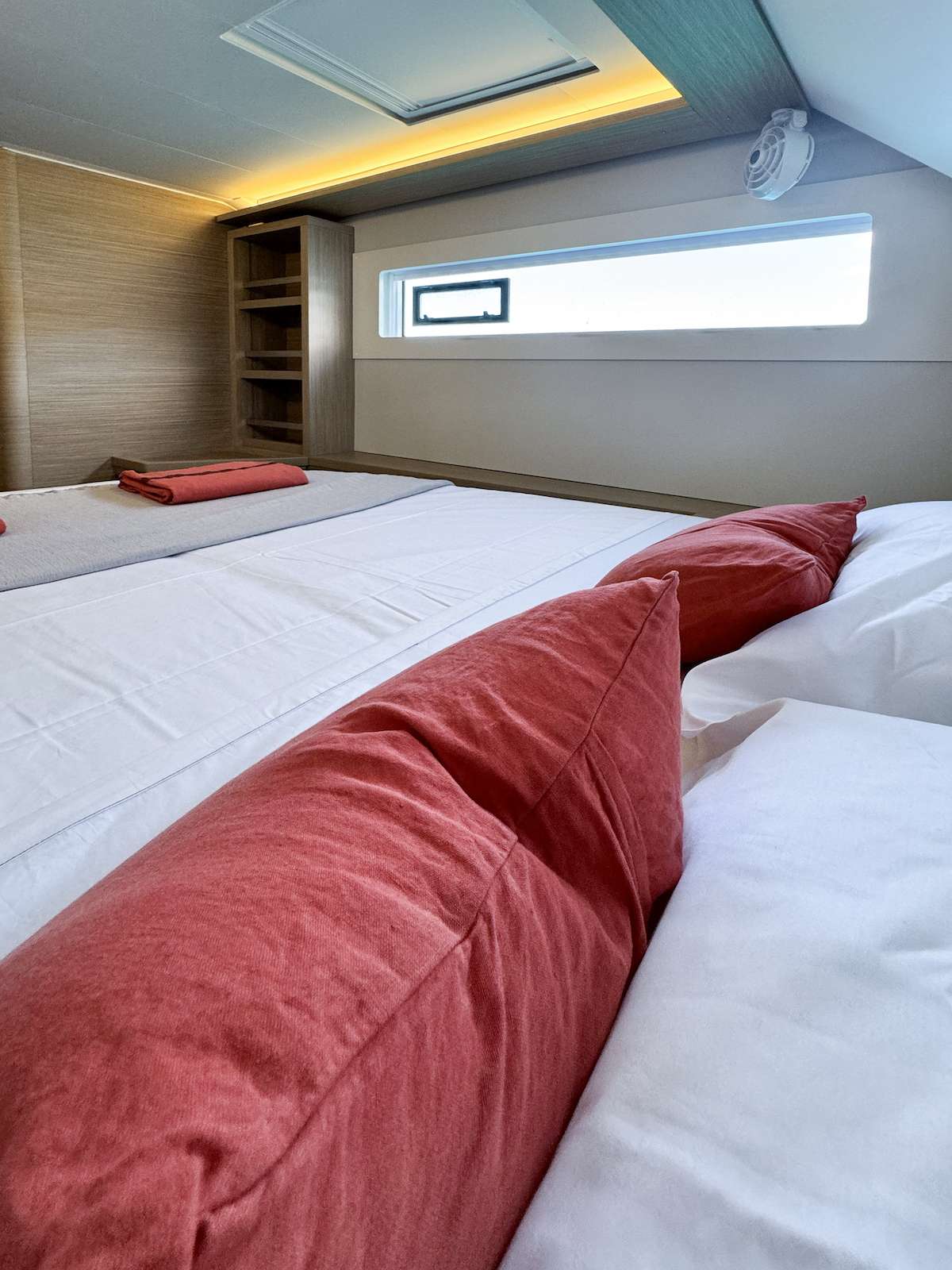 YOFF Lagoon 46 - cabin 2