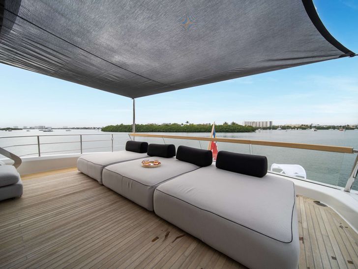 MAVE Sanlorenzo SX88 - aft deck seating MAVE Sanlorenzo SX88 - aft deck seating