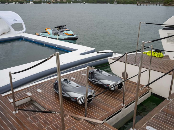 MAVE Sanlorenzo SX88 - water toys MAVE Sanlorenzo SX88 - water toys