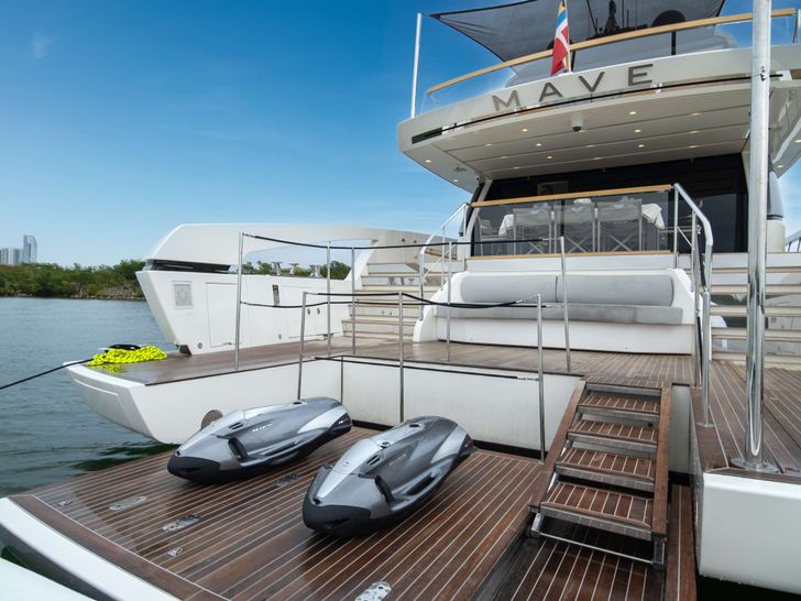 MAVE Sanlorenzo SX88 - swim platform MAVE Sanlorenzo SX88 - swim platform