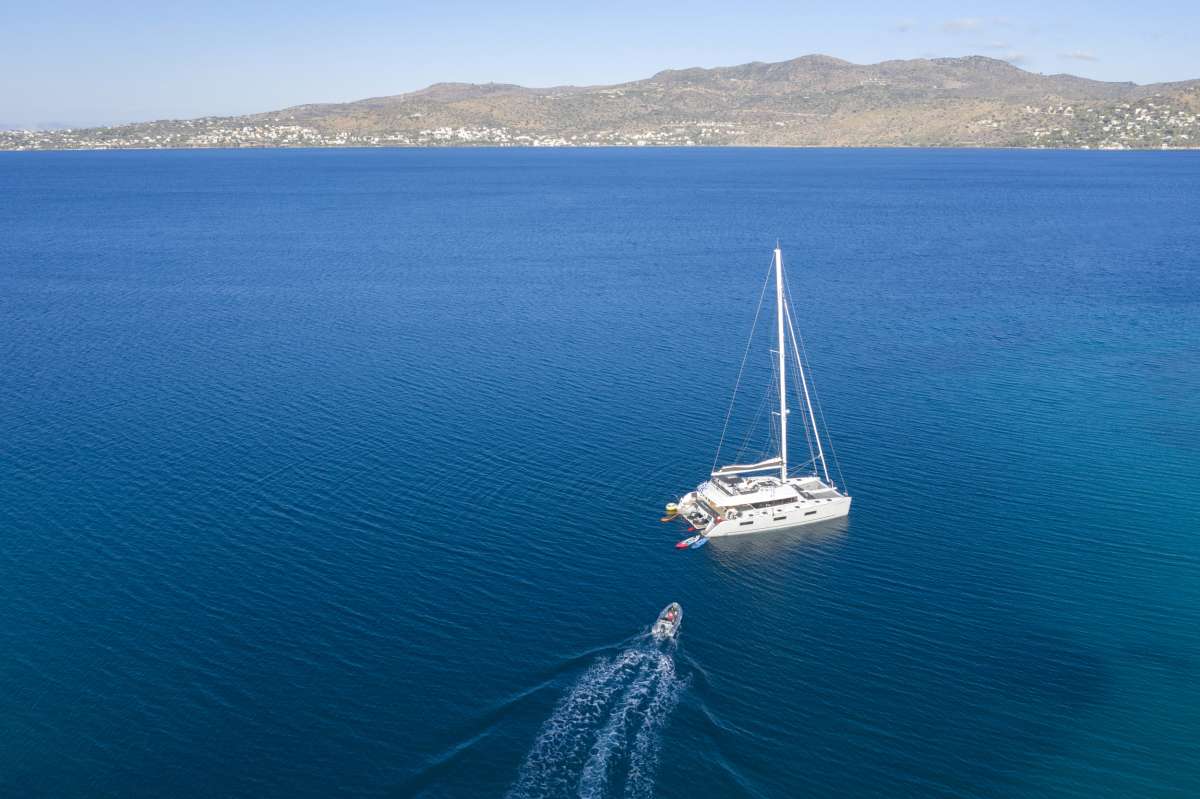 PHANTOM - Lagoon 620 - 5 Cabins - Athens - Paros - Naxos - Greece