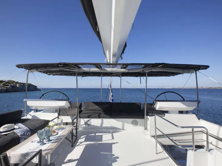 PHANTOM Lagoon 620 - flybridge PHANTOM Lagoon 620 - flybridge