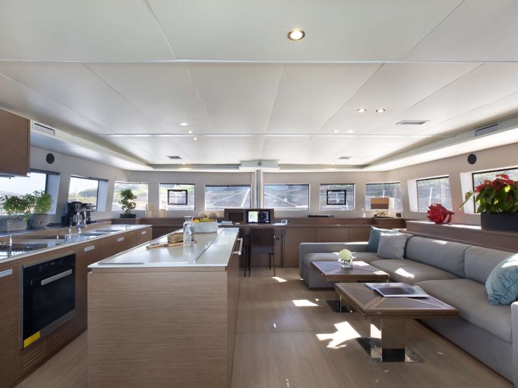 PHANTOM Lagoon 620 - saloon and galley PHANTOM Lagoon 620 - saloon and galley