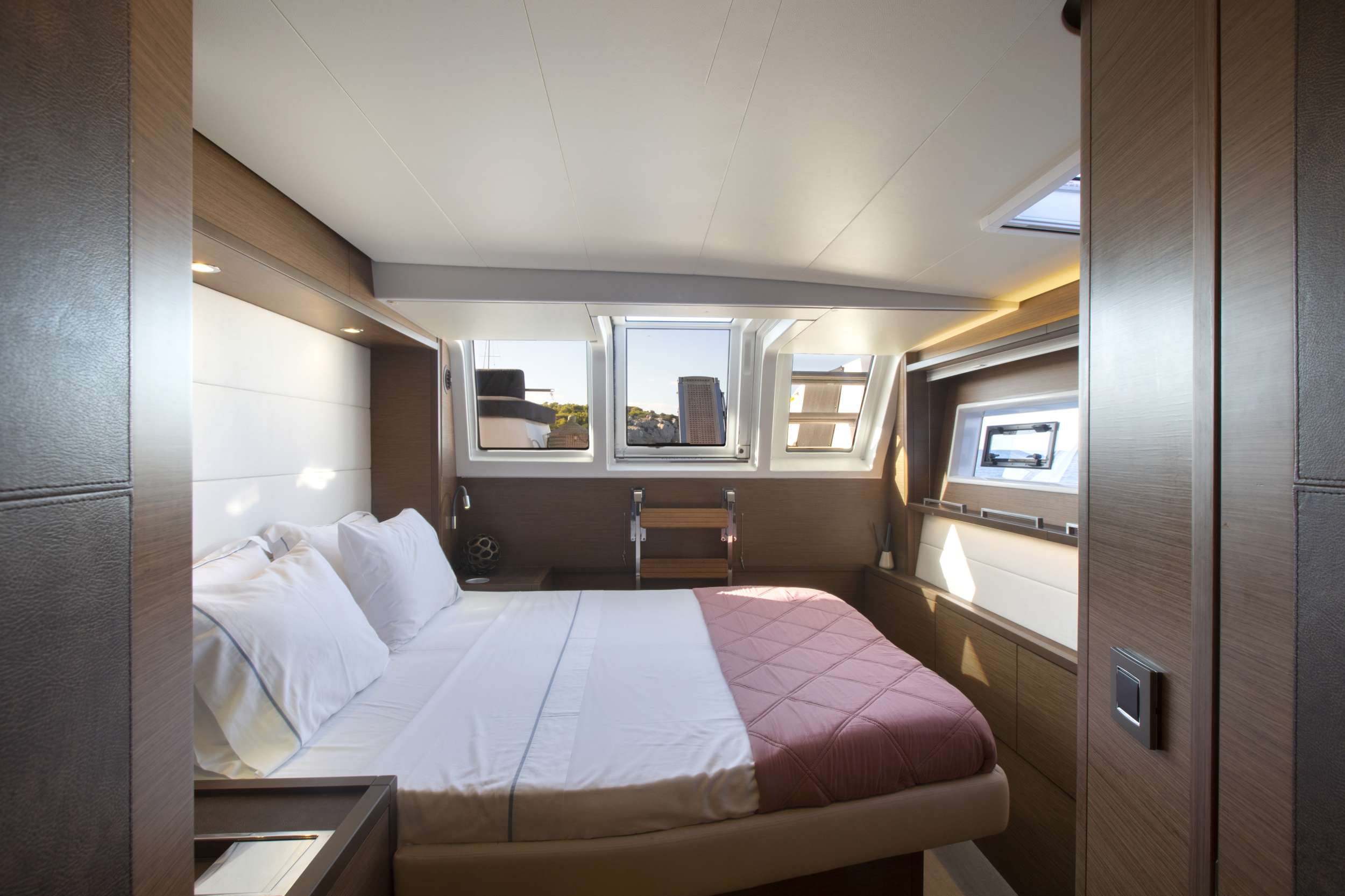 Charter Yacht PHANTOM - Lagoon 620 - 5 Cabins - Athens - Paros - Naxos - Greece