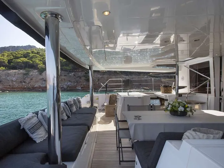 BOOM Lagoon 560 S2 - aft deck BOOM Lagoon 560 S2 - aft deck