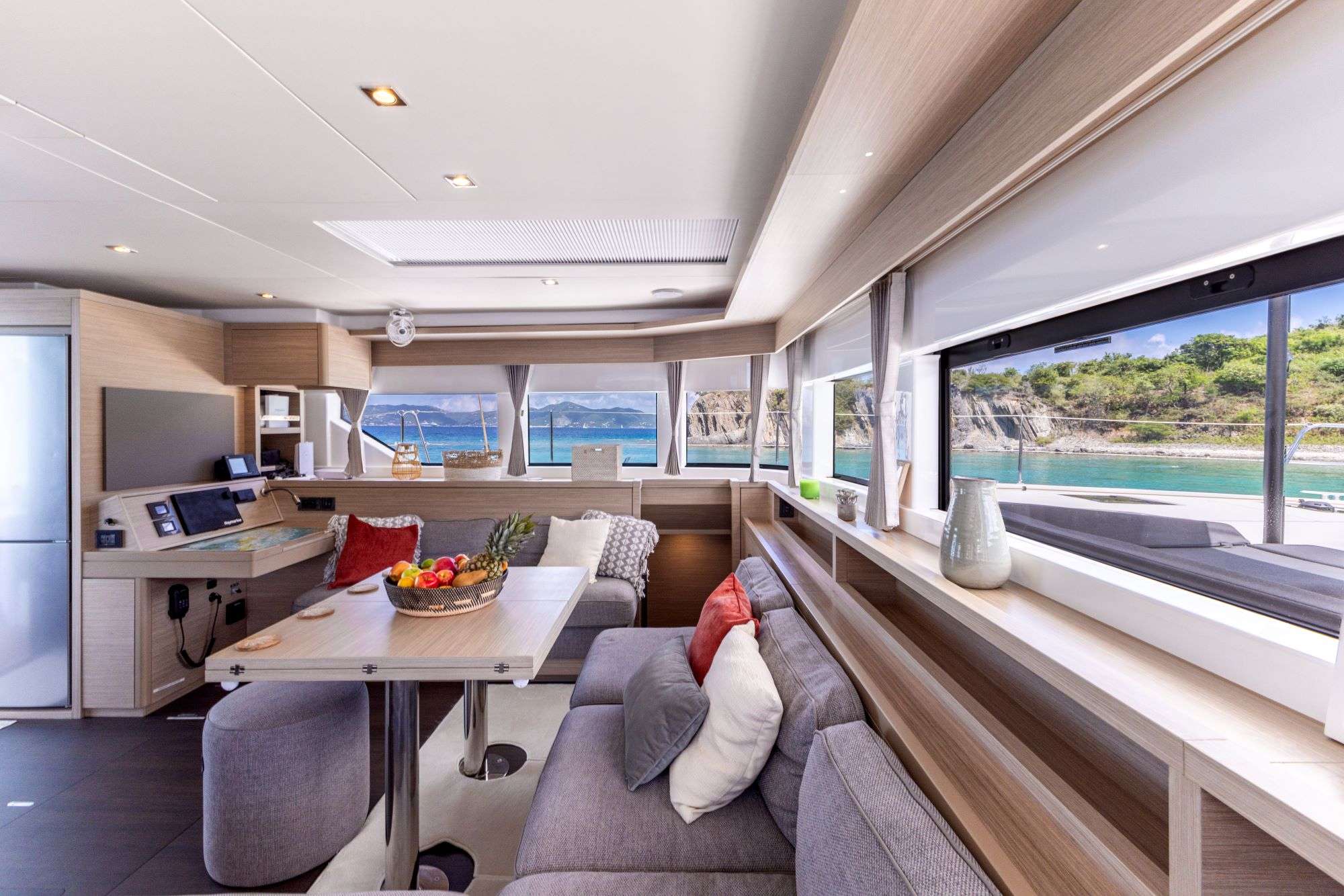 VALINOR Winter Lagoon 55 - saloon