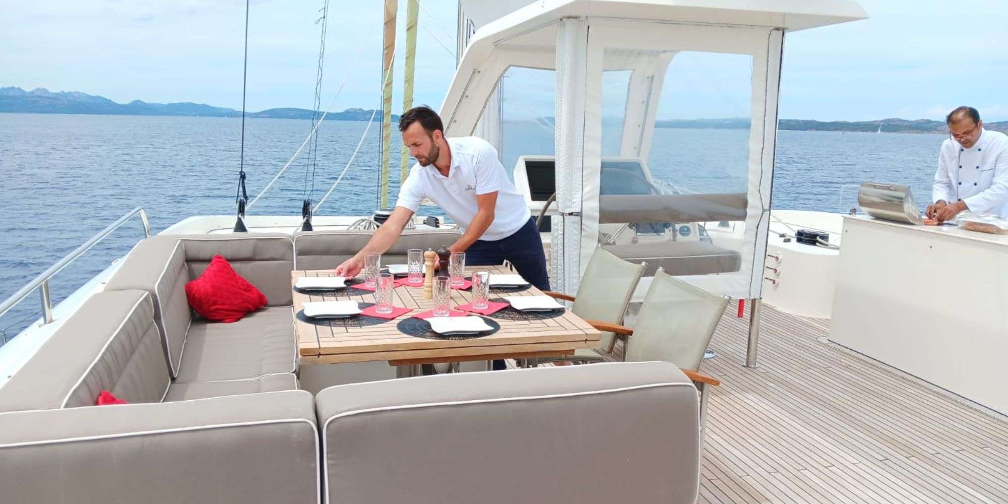 HOUBARA Sunreef 82 DD - flybridge alfresco lounge
