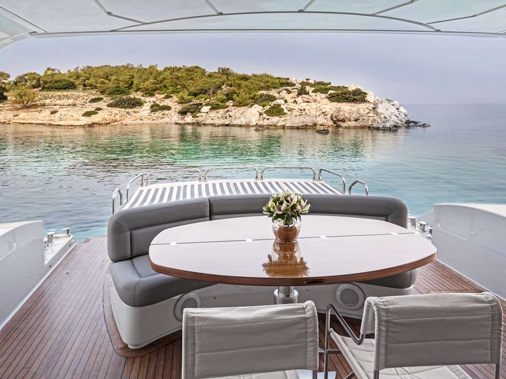 DUNE Alfamarine 72,aft alfresco dining area DUNE Alfamarine 72,aft alfresco dining area