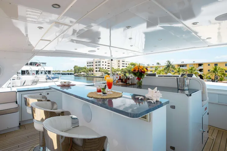Charter Yacht A PLACE IN THE SUN - Broward 100 - 5 Cabins - Nassau - Exumas - Bahamas