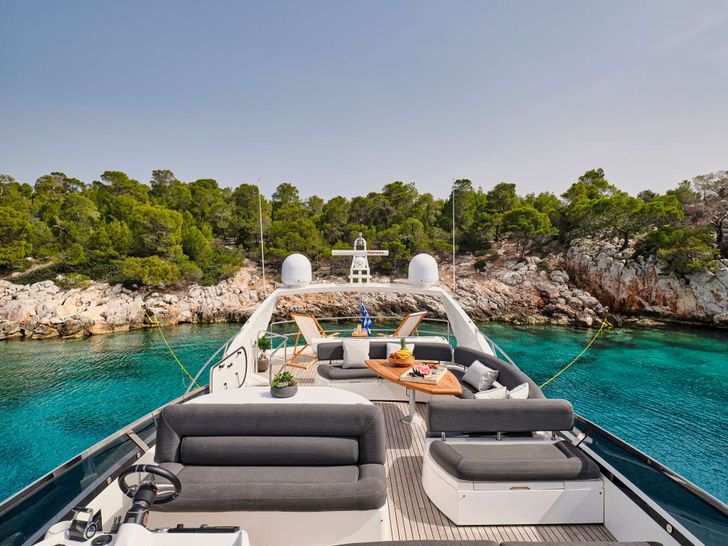 M FIVE Sunseeker 75 Yacht - flybridge M FIVE Sunseeker 75 Yacht - flybridge