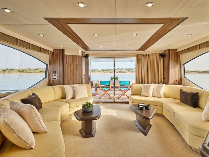 M FIVE Sunseeker 75 Yacht - saloon M FIVE Sunseeker 75 Yacht - saloon
