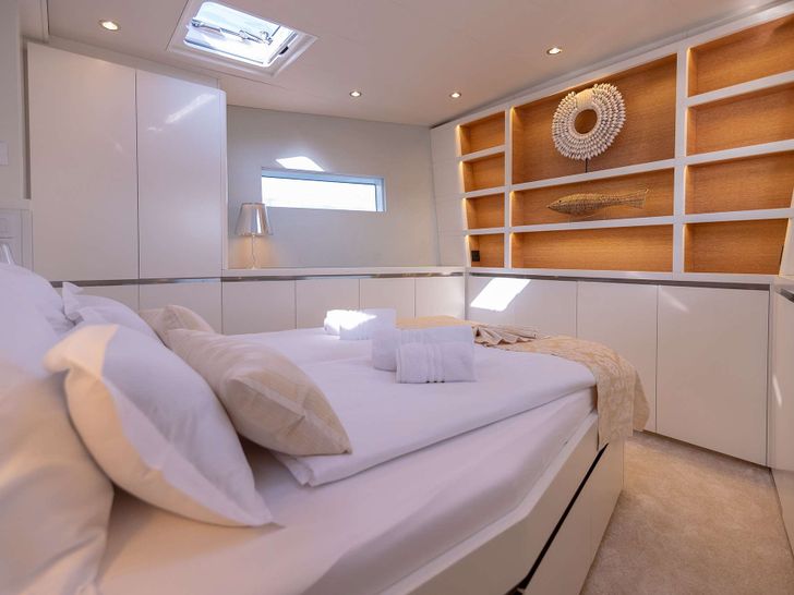 BUBBLES CNB 76 - master cabin BUBBLES CNB 76 - master cabin