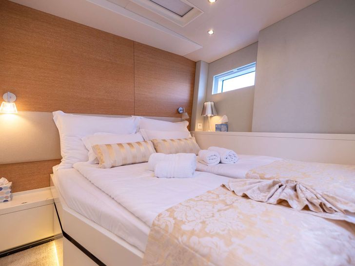 BUBBLES CNB 76 - VIP cabin 1 BUBBLES CNB 76 - VIP cabin 1