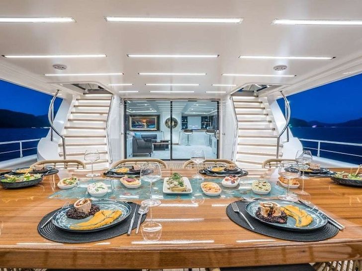 DEEP WATER Custom 39 m aft dining area DEEP WATER Custom 39 m aft dining area