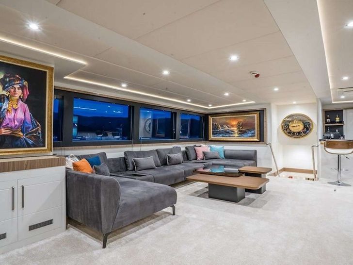 DEEP WATER Custom 39 m saloon DEEP WATER Custom 39 m saloon