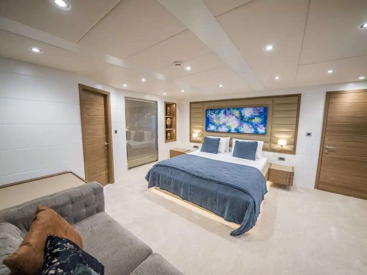 DEEP WATER Custom 39m - master cabin DEEP WATER Custom 39m - master cabin
