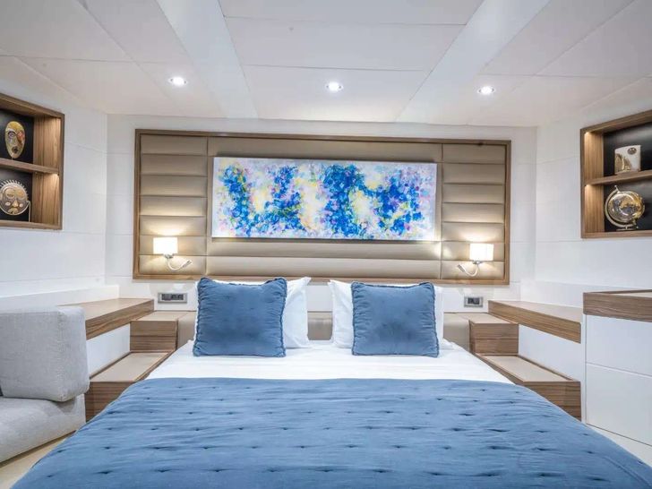 DEEP WATER Custom 39m - VIP cabin DEEP WATER Custom 39m - VIP cabin