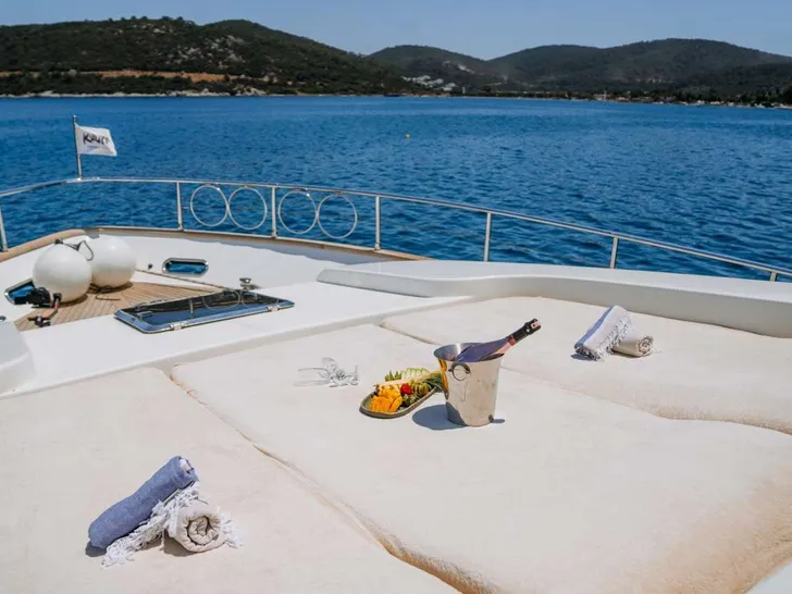 KUUM Sanlorenzo 75 - foredeck KUUM Sanlorenzo 75 - foredeck