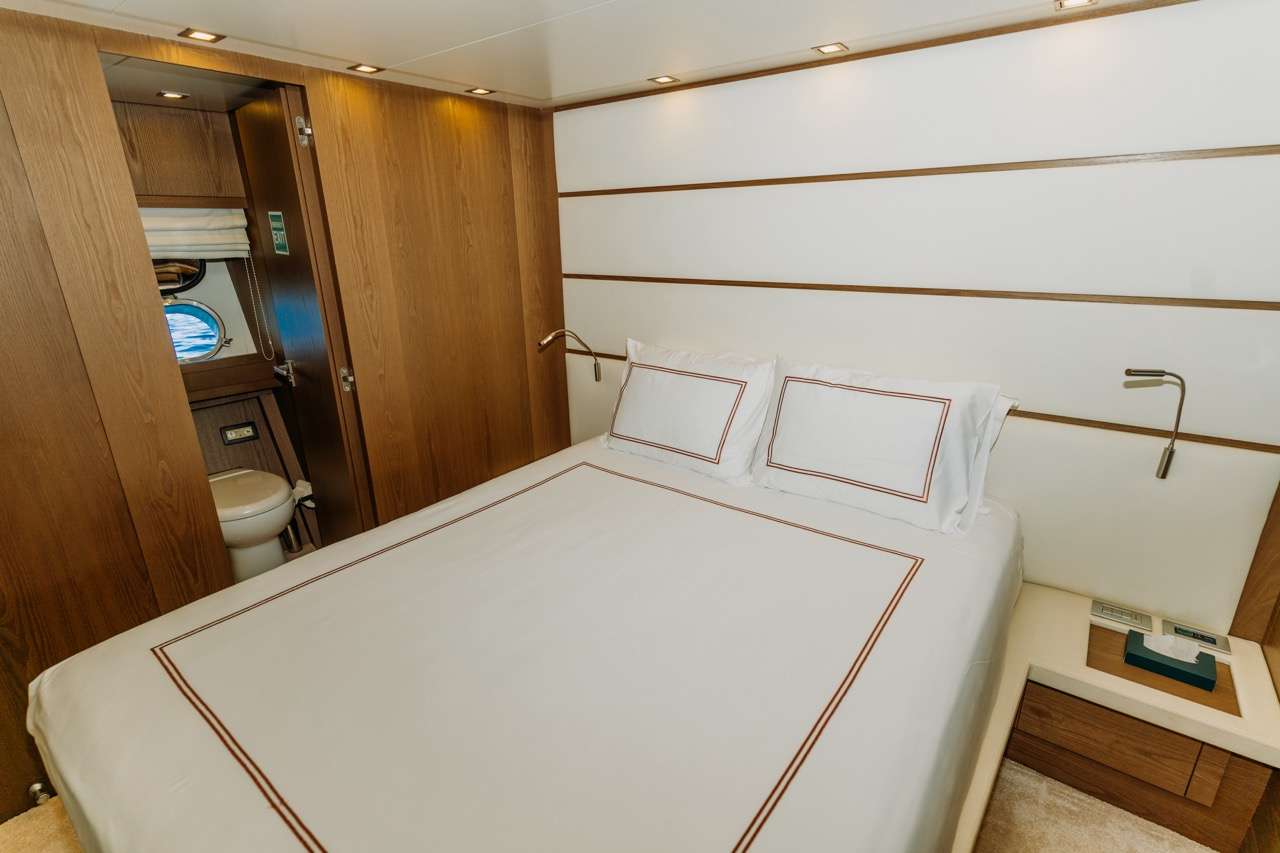KUUM Sanlorenzo 75 - VIP cabin 1