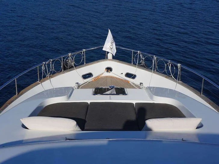 KUUM San Lorenzo 75 foredeck KUUM San Lorenzo 75 foredeck