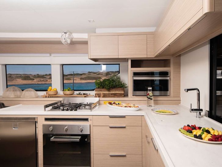 HAPPY Lagoon 55 - galley HAPPY Lagoon 55 - galley