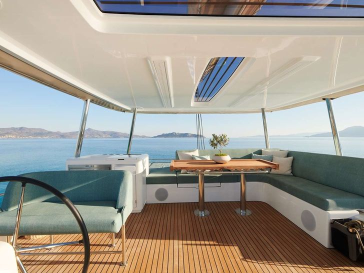 HAPPY Lagoon 55 - flybridge HAPPY Lagoon 55 - flybridge