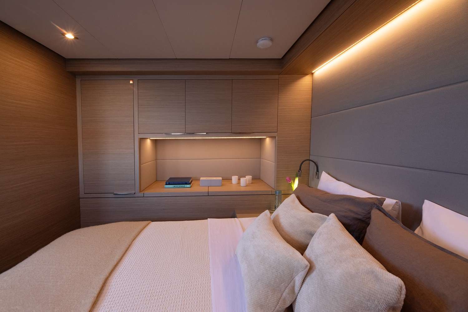 Charter Yacht HAPPY - Lagoon 55 - 4 Cabins - Athens - Mykonos - Paros - Cyclades - Aegean - Greece