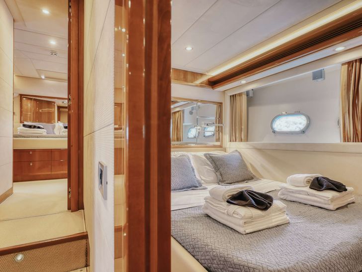 LIDIA Ferretti 830 - VIP cabin LIDIA Ferretti 830 - VIP cabin