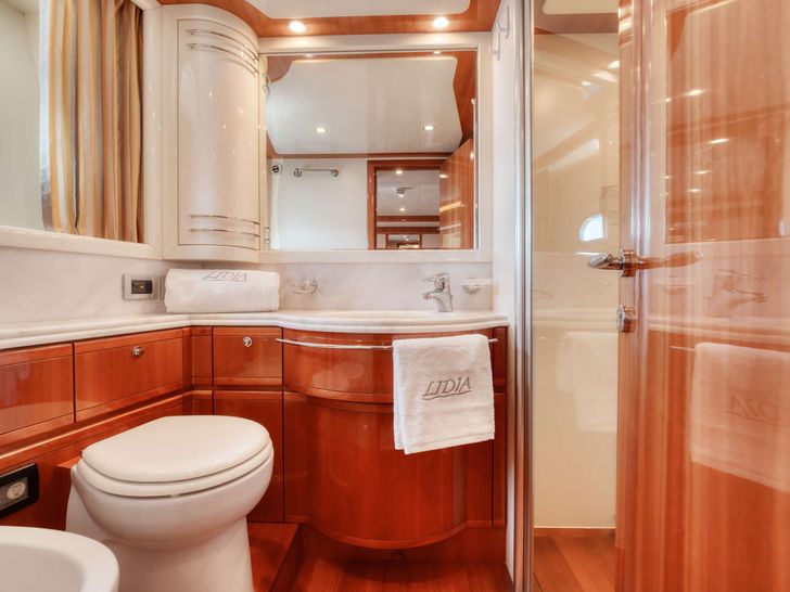 LIDIA Ferretti 830 - VIP cabin bathroom LIDIA Ferretti 830 - VIP cabin bathroom