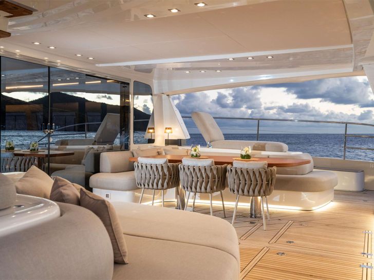 SIETE MARES Lagoon Seventy 8 - Additional Outdoor Lounge Space SIETE MARES Lagoon Seventy 8 - Additional Outdoor Lounge Space