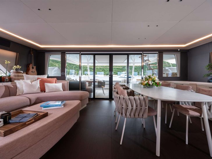 SIETE MARES Lagoon Seventy 8 - Indoor Lounge SIETE MARES Lagoon Seventy 8 - Indoor Lounge