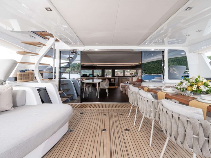 SIETE MARES Lagoon Seventy 8 - Indoor Lounge Enterance SIETE MARES Lagoon Seventy 8 - Indoor Lounge Enterance