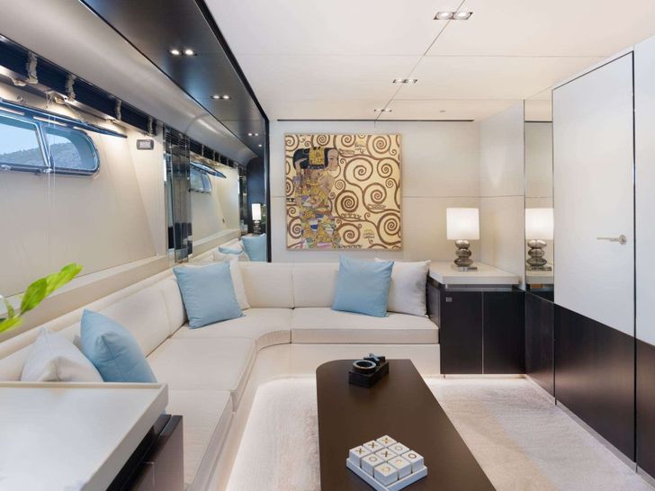 MAC Italcraft 105 - master cabin lounge MAC Italcraft 105 - master cabin lounge