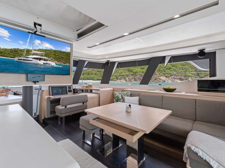 PLUS 10 - Fountaine Pajot Samana 59 - Salon PLUS 10 - Fountaine Pajot Samana 59 - Salon