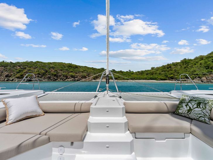 PLUS 10 - Fountaine Pajot Samana 59 - Fore Deck Seating PLUS 10 - Fountaine Pajot Samana 59 - Fore Deck Seating