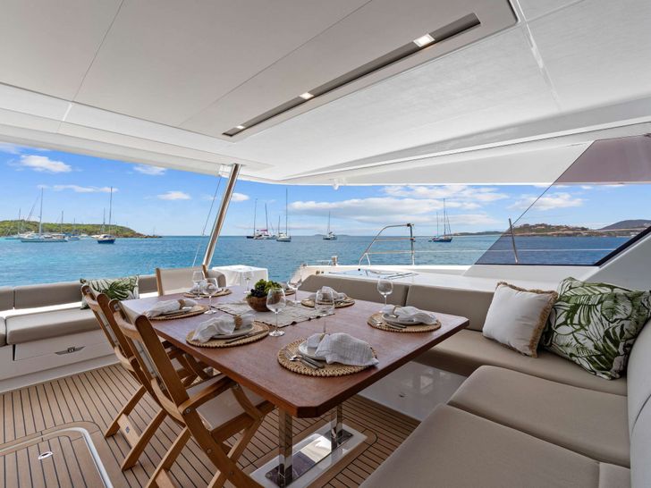 PLUS 10 - Fountaine Pajot Samana 59 - Aft Deck PLUS 10 - Fountaine Pajot Samana 59 - Aft Deck