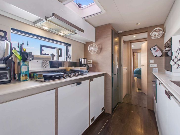 OHANA Fountaine Pajot Samana 59 - chef in the galley OHANA Fountaine Pajot Samana 59 - chef in the galley