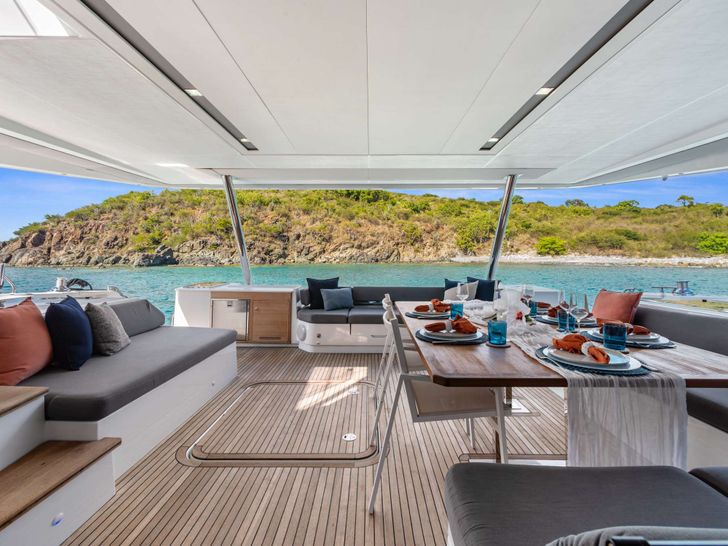 OHANA Fountaine Pajot Samana 59 - Stern seating area OHANA Fountaine Pajot Samana 59 - Stern seating area