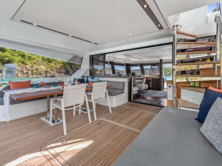 OHANA Fountaine Pajot Samana 59 - Stern seating area OHANA Fountaine Pajot Samana 59 - Stern seating area
