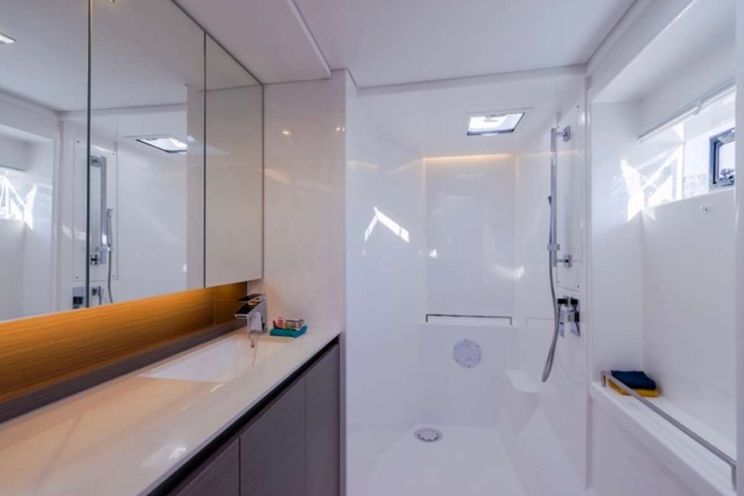 Charter Yacht WIND DANCER - Robertson and Caine Leopard 50 - 3 Cabins - St Martin - St Barths - Anguilla - Leewards