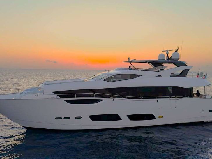 ACCIDENTAL SUCCESS II Sunseeker 95 - main profile ACCIDENTAL SUCCESS II Sunseeker 95 - main profile