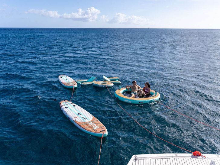 ACCIDENTAL SUCCESS II Sunseeker 95 - water toys ACCIDENTAL SUCCESS II Sunseeker 95 - water toys