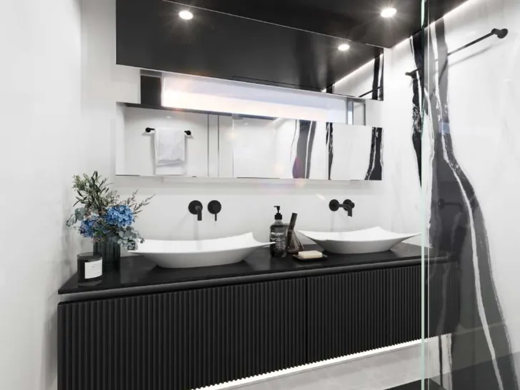 MARIA THERESE Sunreef Supreme 68 - Master Cabin Bathroom MARIA THERESE Sunreef Supreme 68 - Master Cabin Bathroom